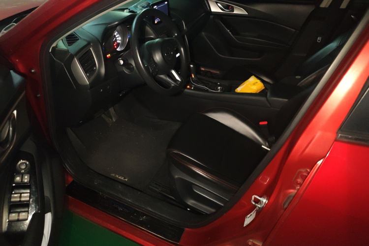 Used Mazda 3 Axela 2017 Sedan 1.5L Automatic Luxury Model Emission Standard China V
