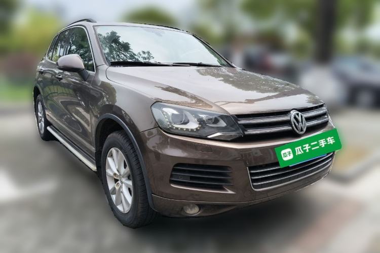 Used Volkswagen Touareg 2011 3.0 TSI High-End Version Front Right 45 Deg