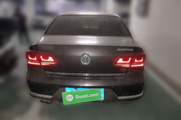 Used Volkswagen Magotan 2012 Revised Version 1.8TSI Leading Edition Rear