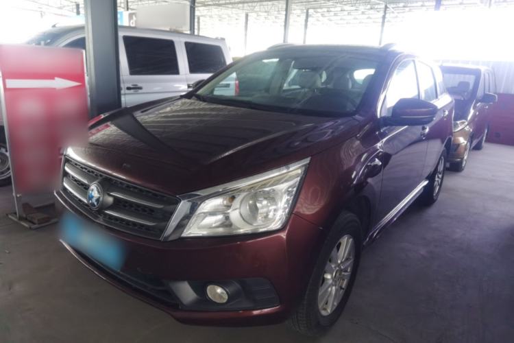 Used Venucia T70 2015 2.0L CVT Smart Choice Edition
