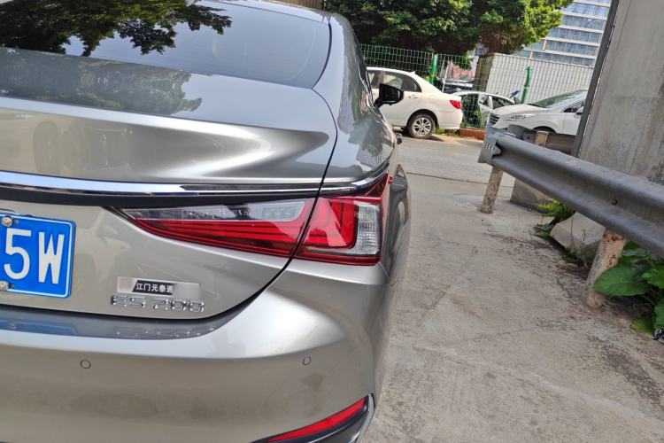 Used Lexus ES 2020 200 Excellence Edition
