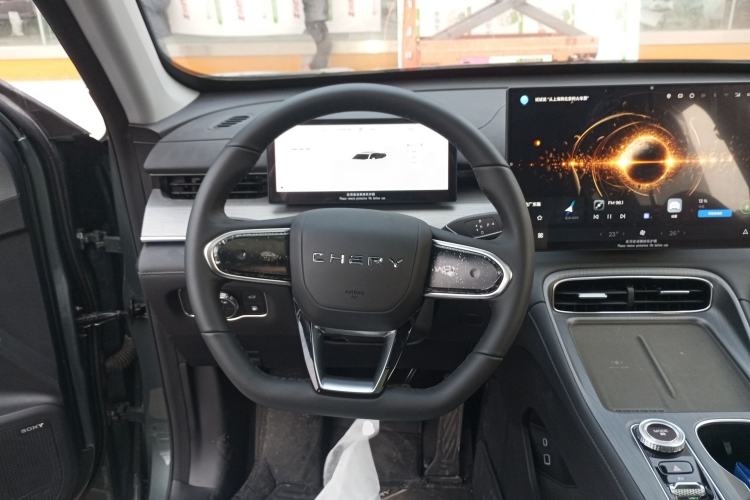 Used Chery Tiggo 8 PLUS C-DM 2025 1.5T 116 km Luxury Version 5 Seats
