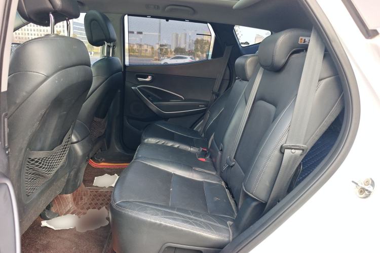 Used Hyundai Santa Fe 2015 2.0T Automatic Two-Wheel Drive Smart Version 5 Seats
