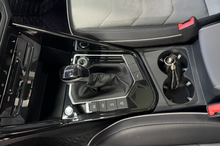 Used Volkswagen Tayron 2022 330TSI Two-Wheel Drive Luxury Connect Plus Version
