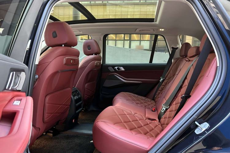 Used BMW X5 2025 Model, xDrive 30Li Prestige M Sport Night Package Interior 7