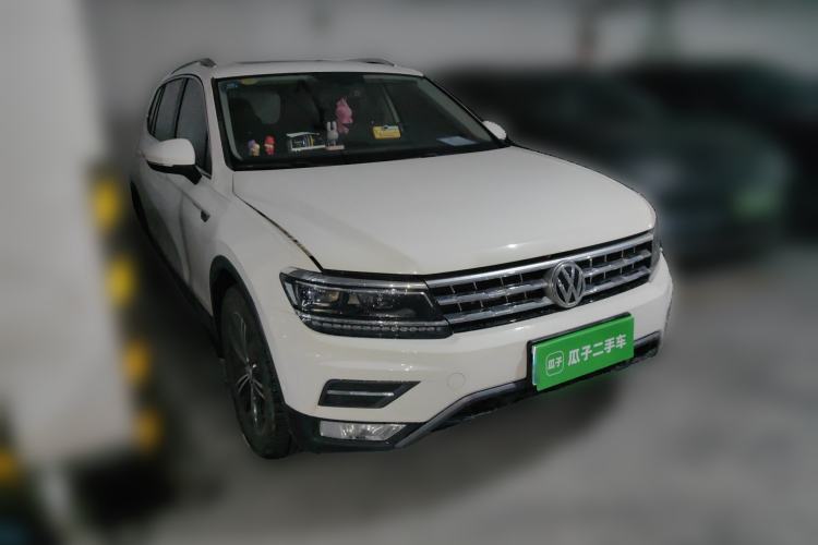 Used Volkswagen Tiguan L 2017 330TSI Automatic Two-Wheel Drive Flagship Edition Front Right 45 Deg