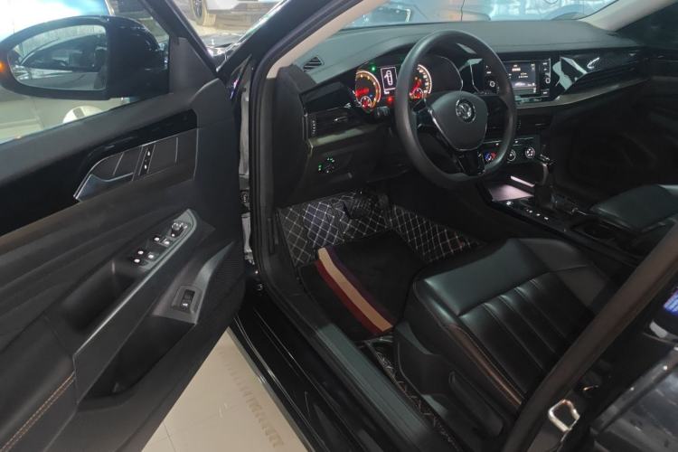 Used Volkswagen Passat 2019 280TSI Business Edition China VI Driver Seat