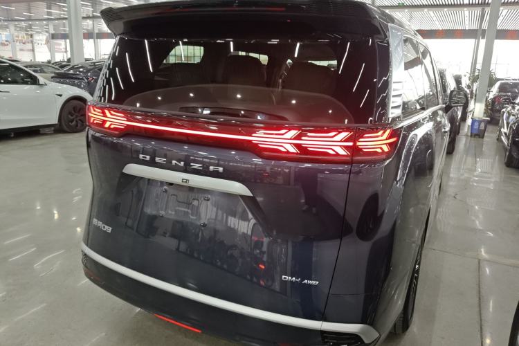 Used Denza D9 2024 DM-i 980 Four-Wheel Drive Flagship Model
