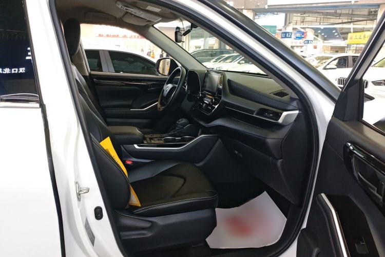 Used Toyota Highlander 2022 Dual-Engine 2.5L 4x4 Elite Edition 7-Seater
