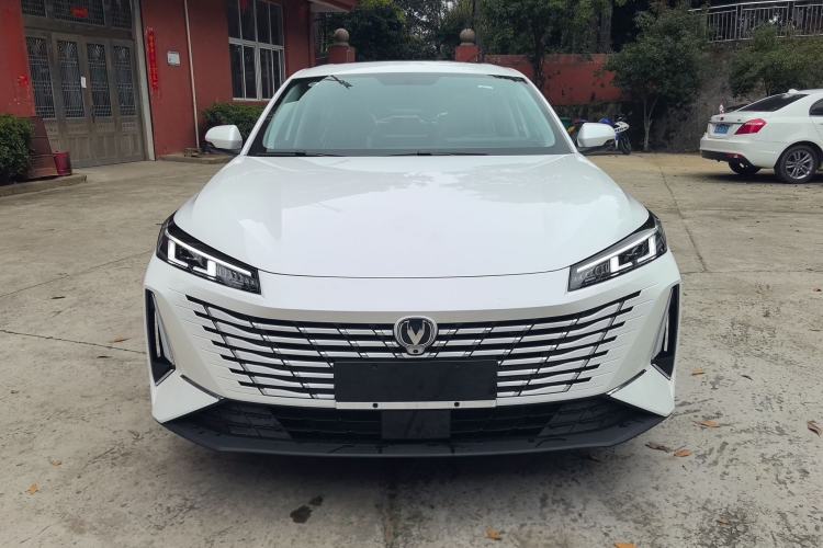 Used CHANGAN Eado 2025 Blue Whale 1.5T 500Bar Prestige Model
