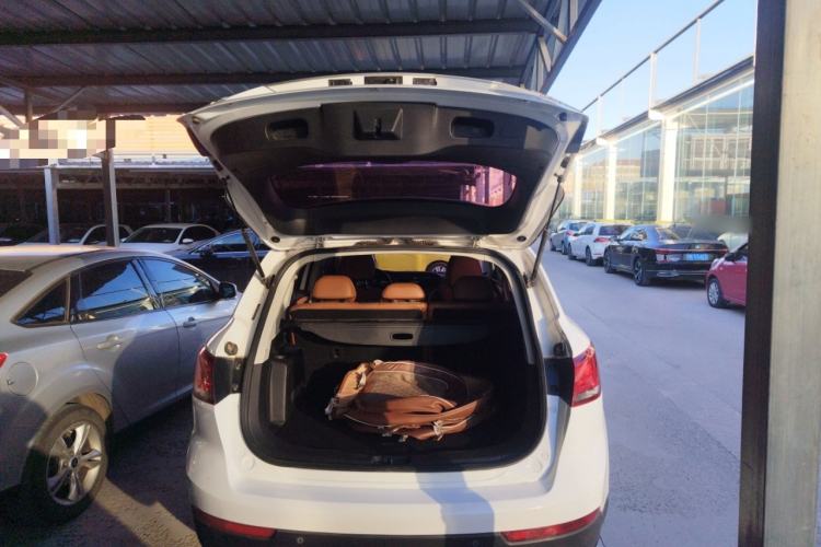 Used BORGWARD BX7 2016 28T Two-Wheel Drive Luxury Version 5 Seats
