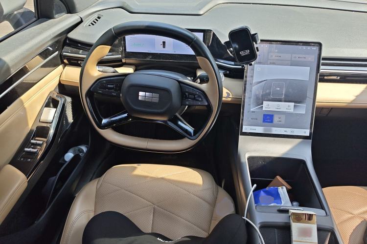 Used Geely Galaxy L6 2023 125km PLUS
