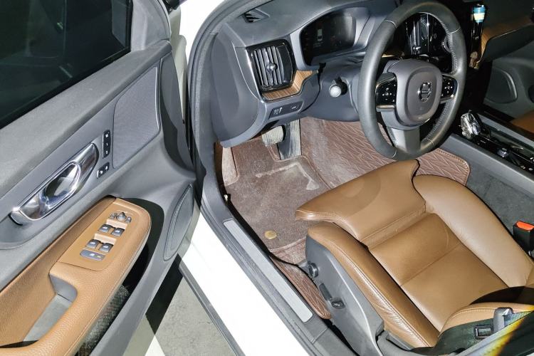 Used Volvo S60 2022 B4 Zhiyuan Luxury Edition