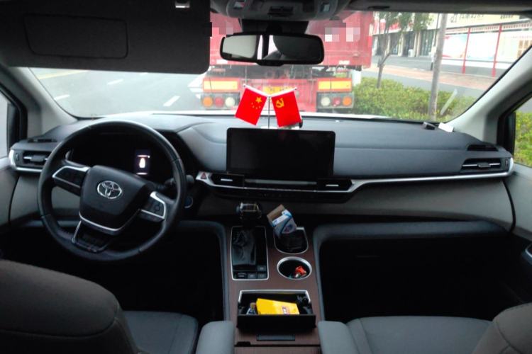 Used Toyota Sienna 2021 2.5L Hybrid Luxury Edition