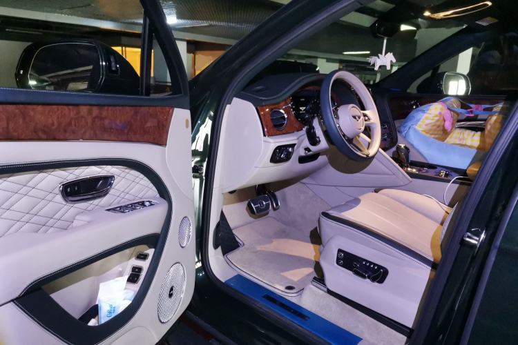 Used Bentley Bentayga 2022 4.0T V8
