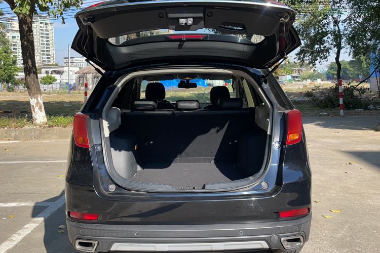 Used GAC Trumpchi GS5 Super 2015 1.8T Automatic Two-Wheel Drive Elite Edition Trunk