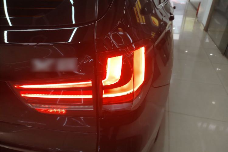 Used BMW X5 2018 xDrive28i
