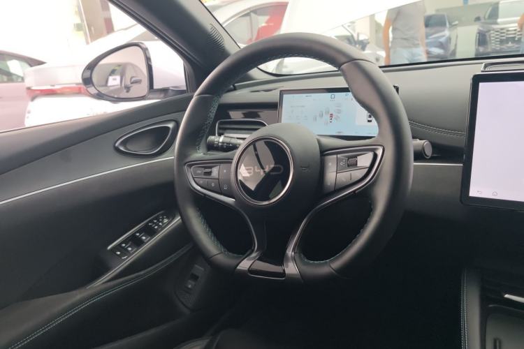 Used BYD Seal 06 New Energy 2025 DM-i Smart Drive 120KM Prestige Model Steering Wheel