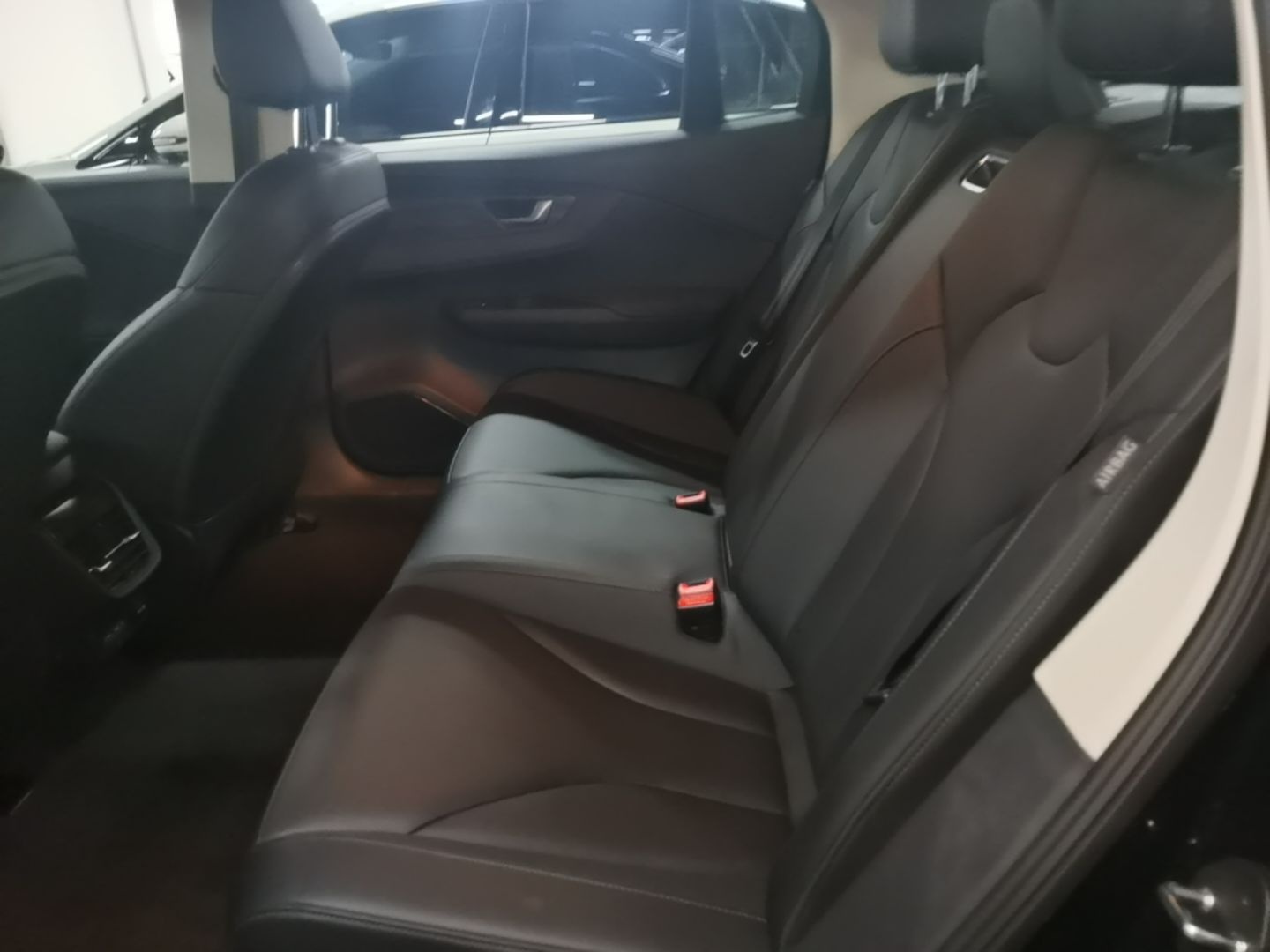 Hongqi E-QM5 2023 Base Travel Edition — снимка 20
