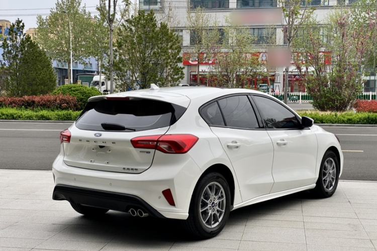 Used Ford Focus 2021 Hatchback EcoBoost 180 Automatic Titanium Edition Exterior 5