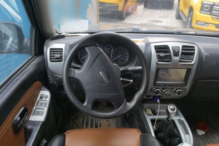 Used JMC Baodian 2018 2.9T New Value-Packed Two-Wheel-Drive Diesel Comfort Version with Extended Cargo Bed – JX4D30B5L
