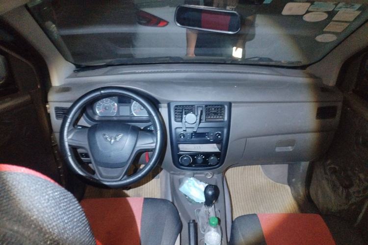 Used Wuling Rongguang V 2015 1.5L Practical Version