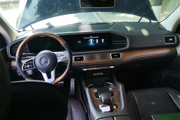 Used Mercedes-Benz GLS 2020 GLS 450 4MATIC Luxury Model Center Console