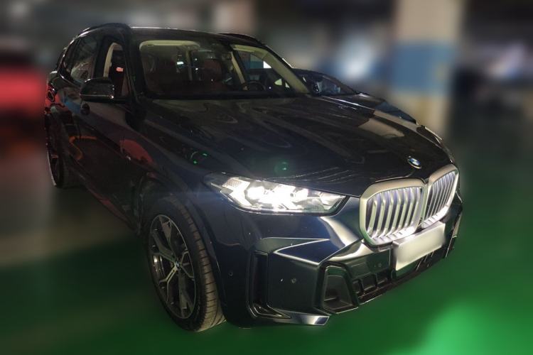 Used BMW X5 2023 xDrive 30Li Luxury M Sport Night Edition Package Front Right 45 Deg