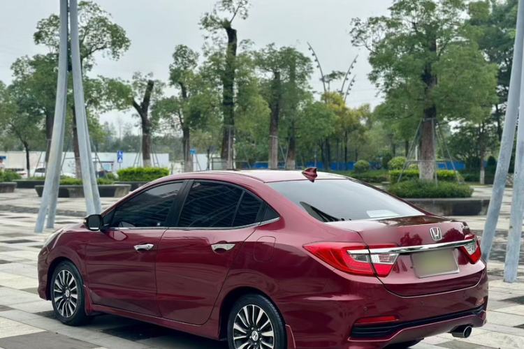 Used Honda Crider 2015 1.8L automatic comfort version
