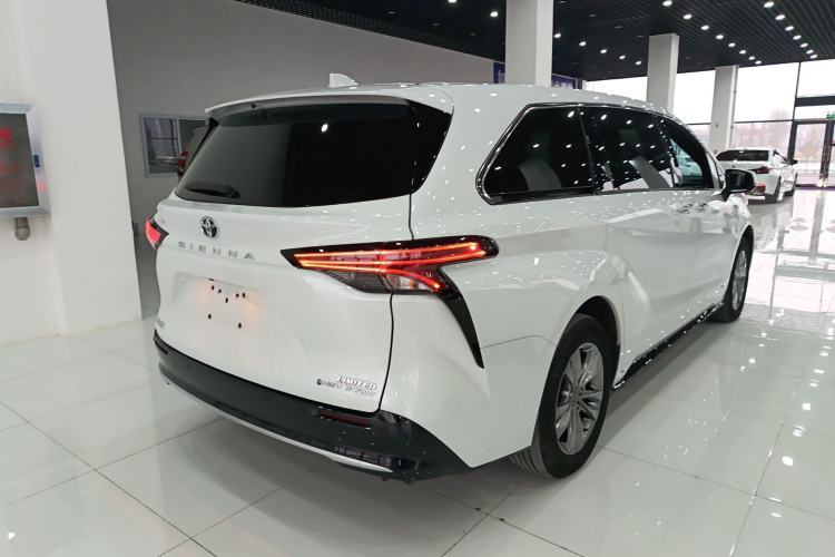 Used Toyota Sienna 2024 2.5L Hybrid Four-Wheel Drive Prestige Edition