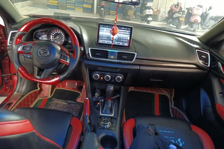 Used Mazda 3 Axela 2016 Sedan 1.5L Automatic Comfort Model Center Console