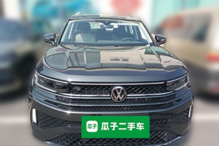 Used Volkswagen Tavendor 2024 380TSI All-Wheel-Drive R-Line Cruise Premium Edition Front