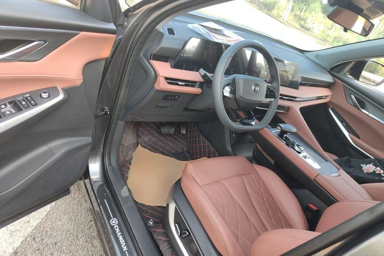 Used CHANGAN CS75 PLUS 2024 3rd Generation Champion Edition 1.5T Intelligent Drive Dynamic Model Driver Seat