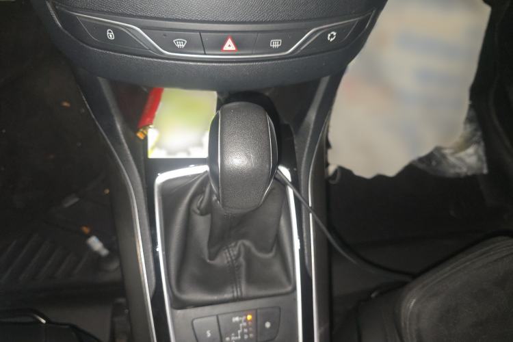 Used Peugeot 408 2014 1.8L Automatic Luxury Edition Gear Lever