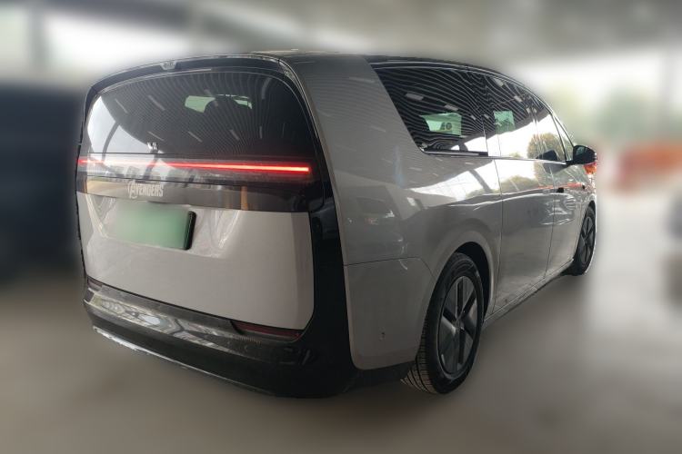 Used Li Auto MEGA 2024 Ultra Model
