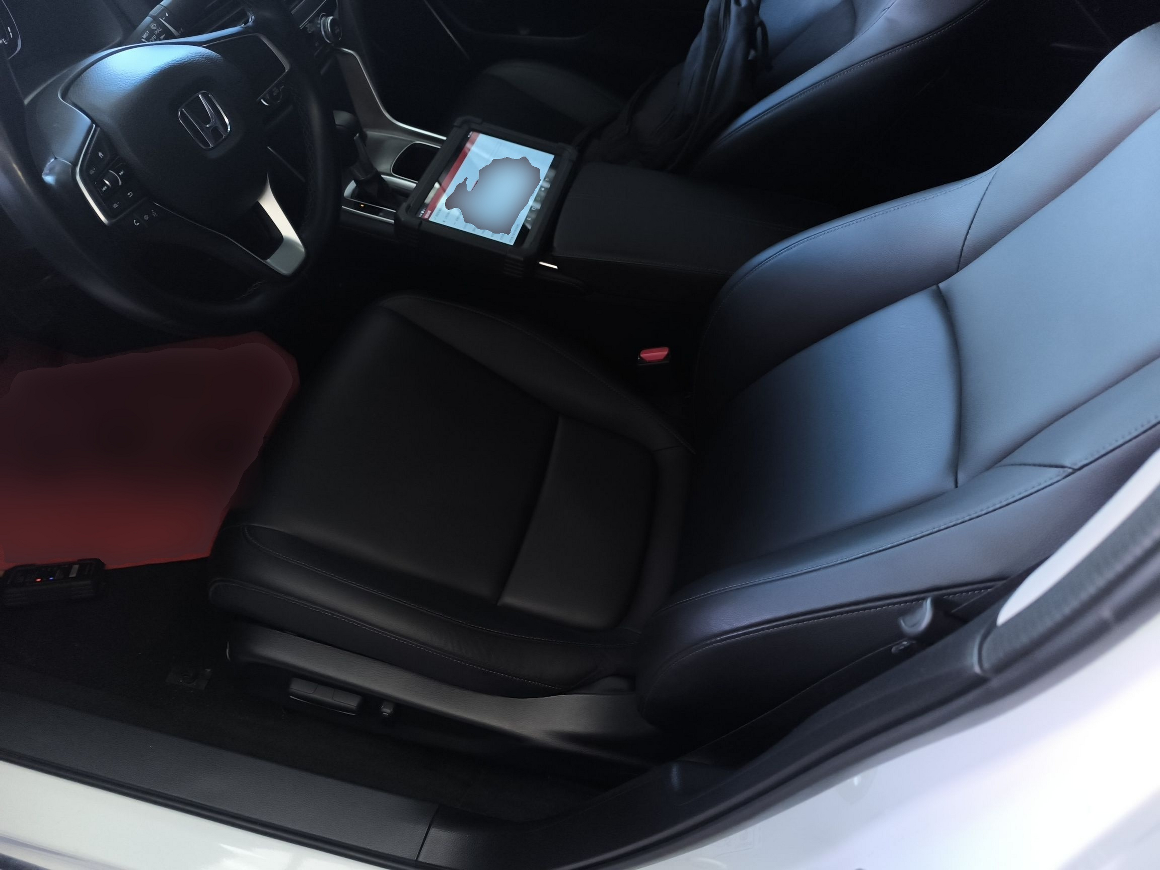 Переднее сиденье в автомобиле