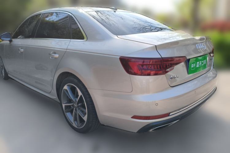 Used Audi A4L 2019 40 TFSI Fashion Edition China VI Emission Standard Rear Left 45 Deg