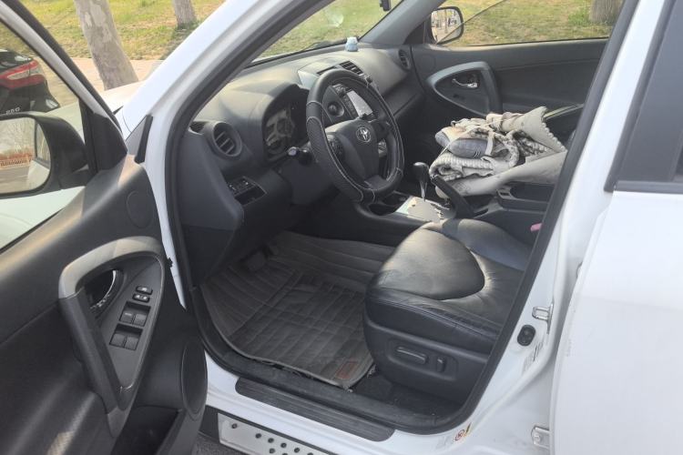 Used Toyota RAV4 2013 Special Edition 2.4L Automatic 4x4 Prestige Driver Seat