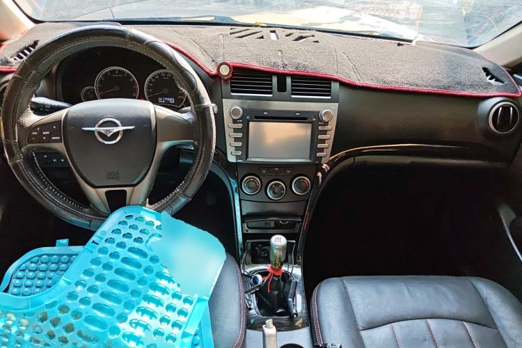 Used Haima Fumei 2013 Sedan 1.6L Manual Fashion Edition Center Console