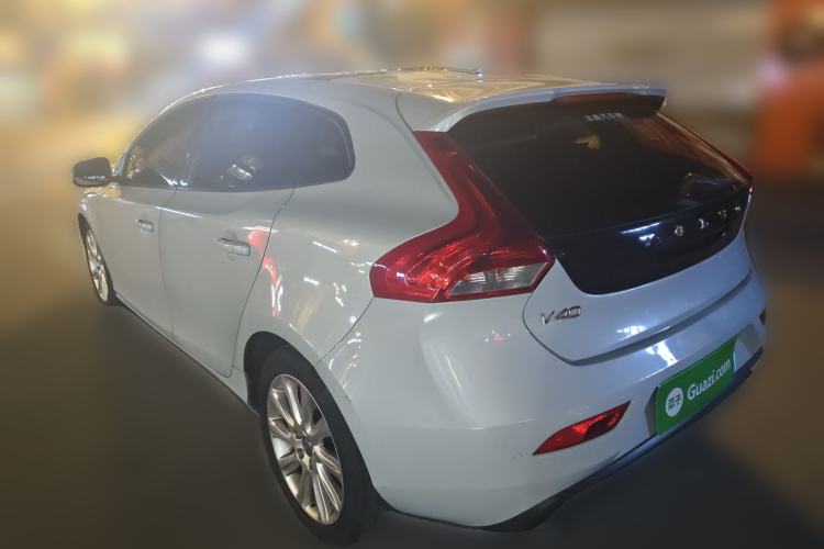 Used Volvo V40 2015 1.6T Zhiyi Edition