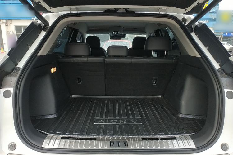 Used AION V 2023 Plus 70 Smart Tech Edition Lithium Iron Phosphate