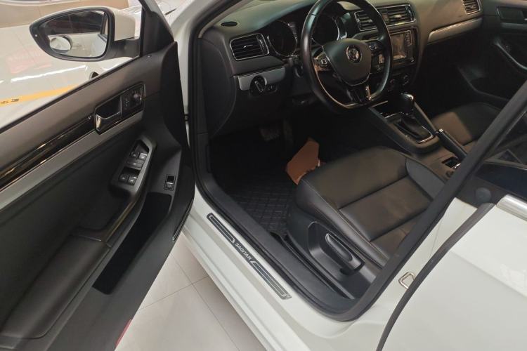 Used Volkswagen Sagitar 2018 1.6L Automatic Comfort Model
