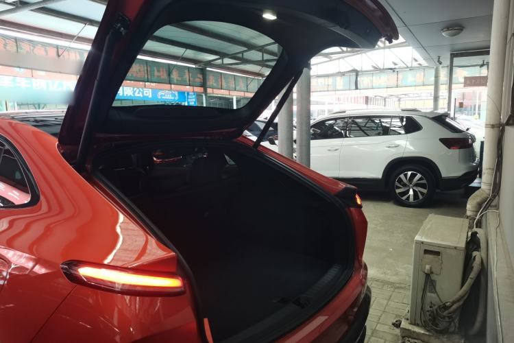 Used ONVO L60 2024 60 kWh Rear-Drive Version Trunk