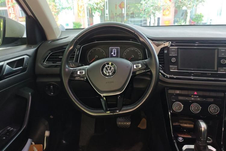 Used Volkswagen T-ROC 2018 280TSI DSG Two-Wheel-Drive Comfort Version China V Standard