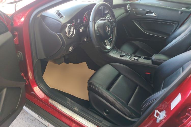 Used Mercedes-Benz GLA 2017 GLA 200 Sport Edition Driver Seat