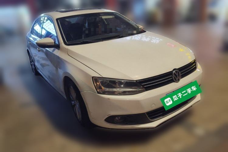 Used Volkswagen Sagitar 2014 1.6L Automatic Comfort Model Front Right 45 Deg