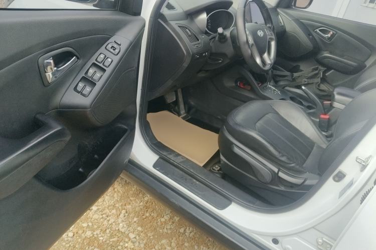 Used Hyundai ix35 2015 2.0L Automatic 2WD Smart Type China IV Driver Seat