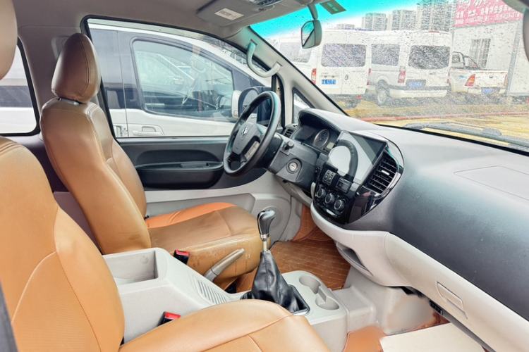 Used FORTHING Lingzhi 2017 M3L 1.6L 7-Seater Comfort Model
