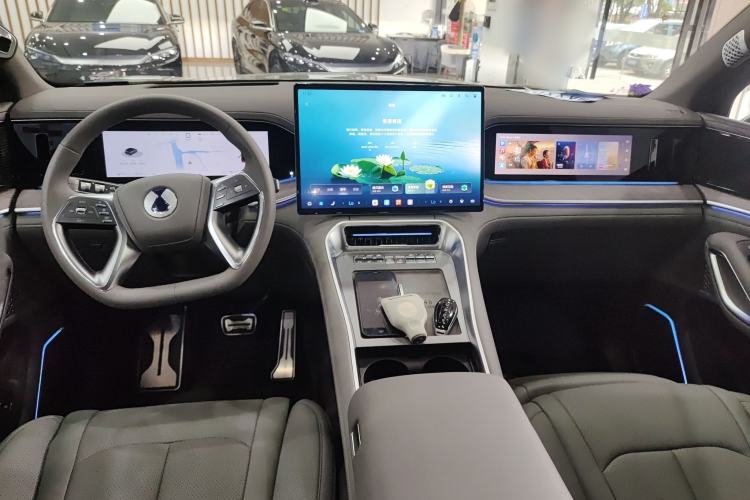 Used Denza N9 2025 Flagship Model Center Console