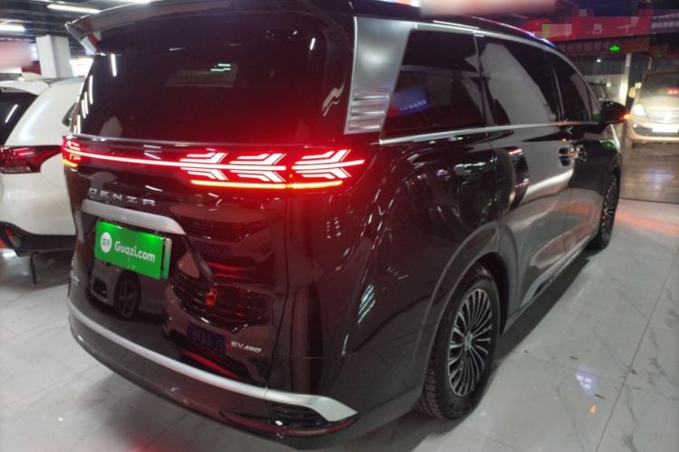 Used Denza D9 2022 EV 600 Four-Wheel Drive Prestige Model